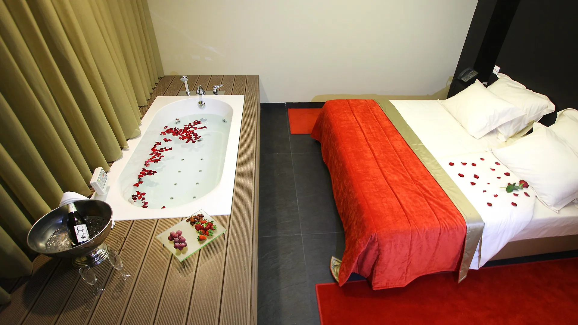 ****  Hotel The Views Baia - Adults Only Funchal  Portugalsko