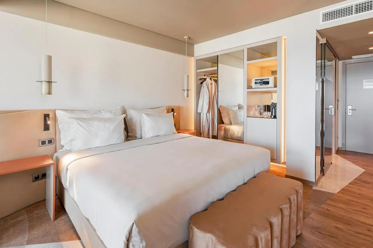 Hotel The Views Baia - Adults Only Funchal  Funchal (Madeira)