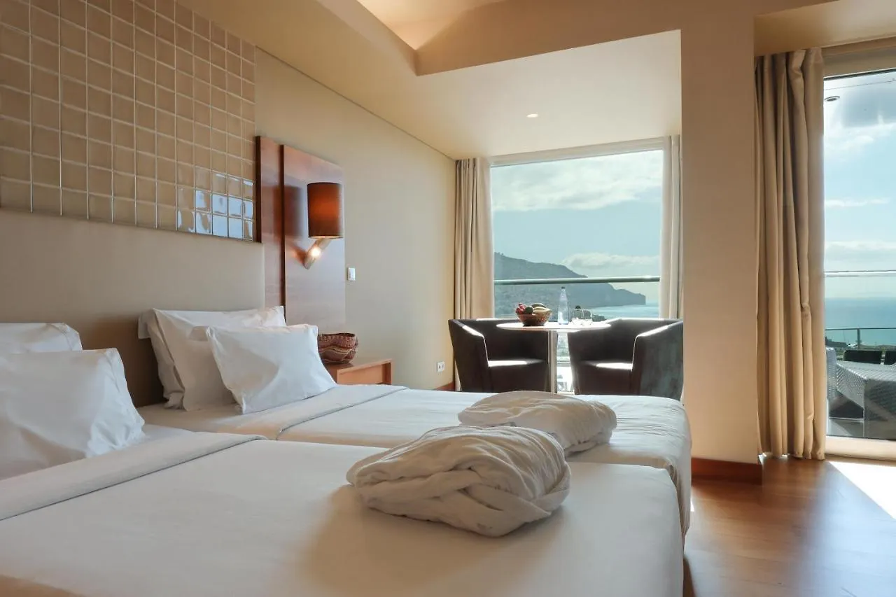 Hotel The Views Baia - Adults Only Funchal  4*, Funchal (Madeira)