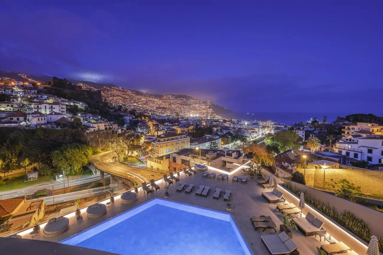 The Views Baia - Adults Only Hotel Funchal  4*, Funchal (Madeira)
